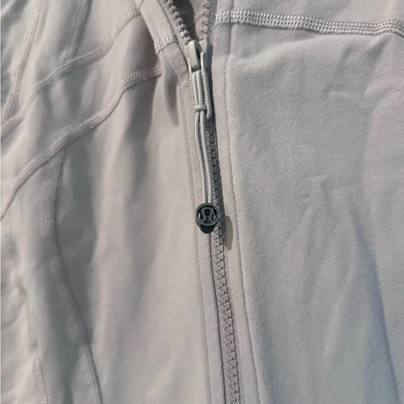 SOLD Lululemon Athletica Women's Light Gray Jacket - Picture 3 of 6